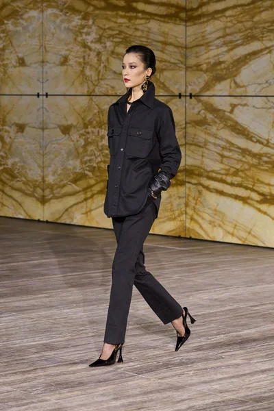 Look 25